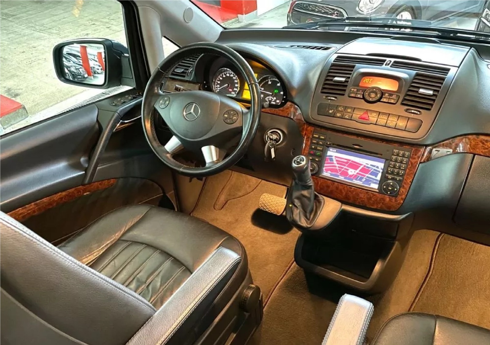 Mercedes Viano miniature 13