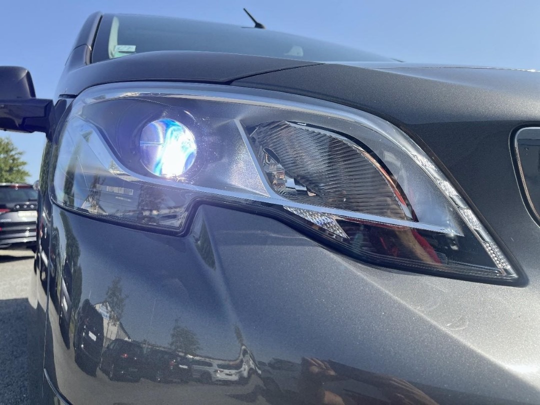 Peugeot Expert Cab App 2.0 BlueHDi 180 Premium miniature 10